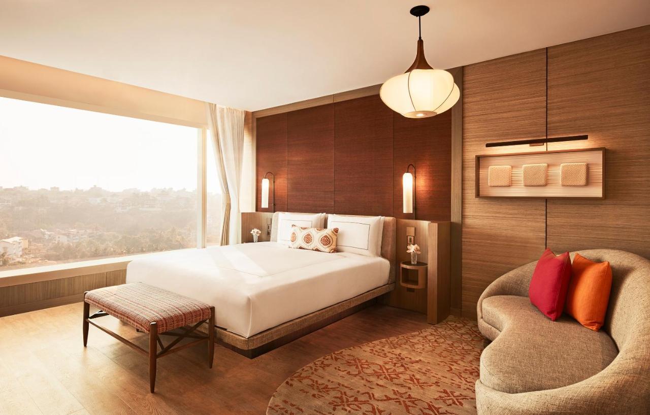 Taj Cidade De Goa Horizon, Goa Panaji Buitenkant foto A bedroom at the Taj Mahal Palace