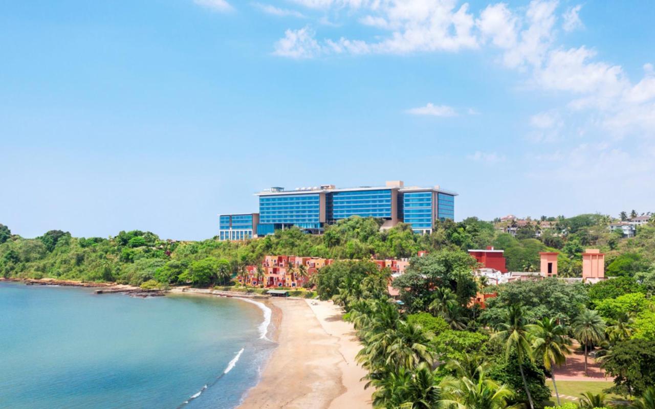 Taj Cidade De Goa Horizon, Goa Panaji Buitenkant foto View of the hotel from the beach